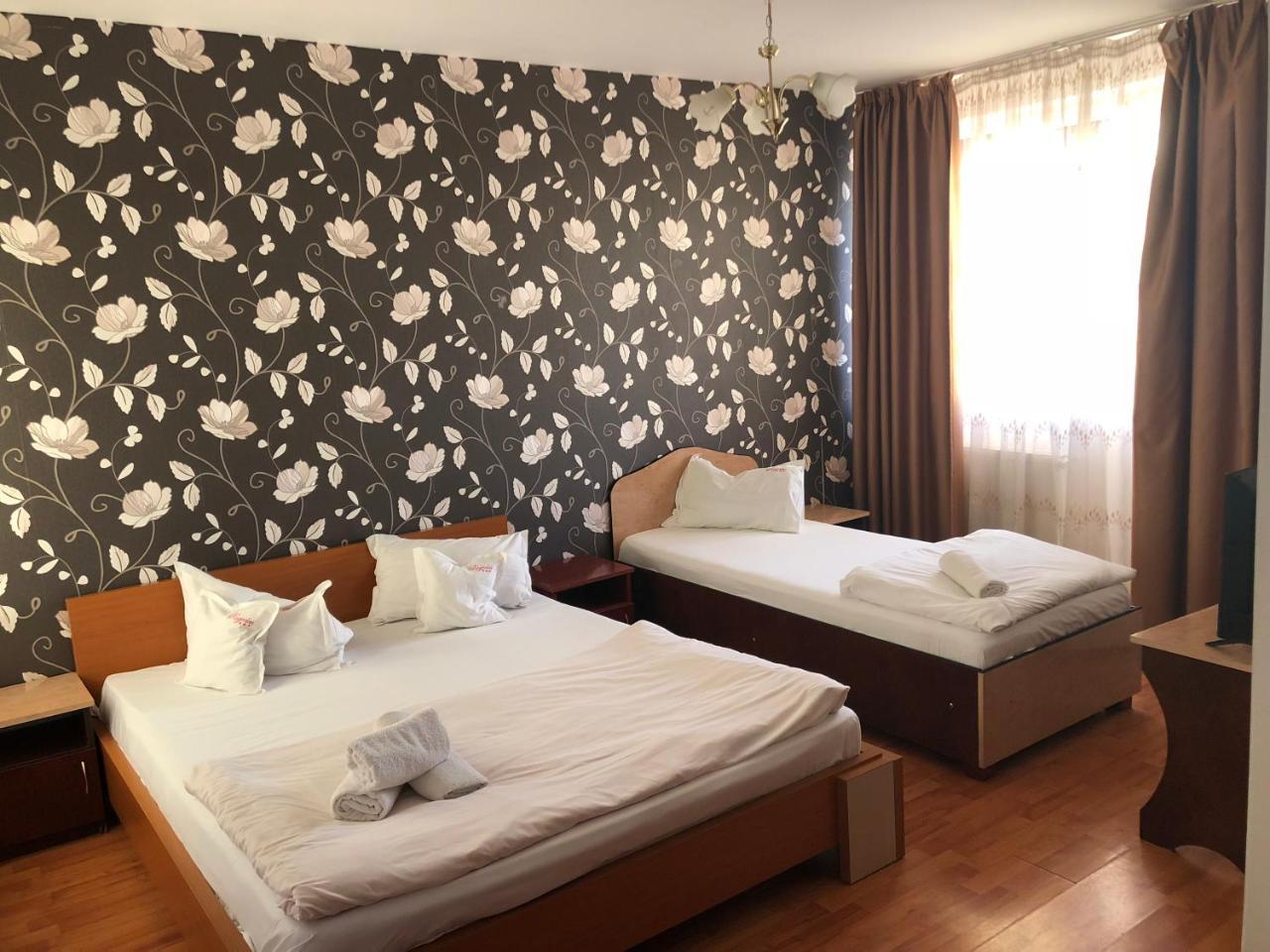 Pension Rozeclas Oradea Exterior foto